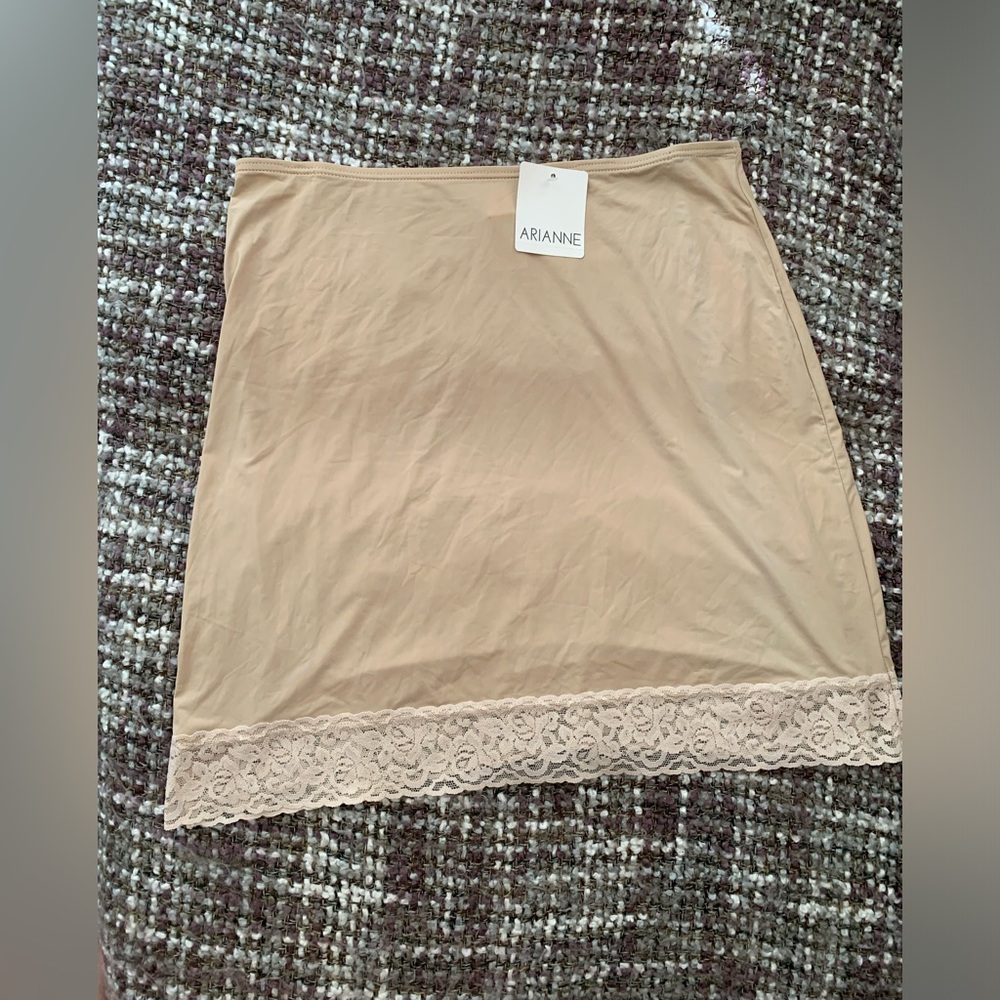 NWT Arianne Half Slip Nude 18” Small